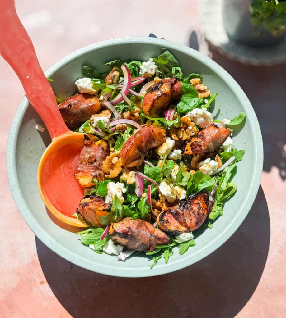 a simple summer dinner perfect for entertaining- grilled peach and proscuitto salad